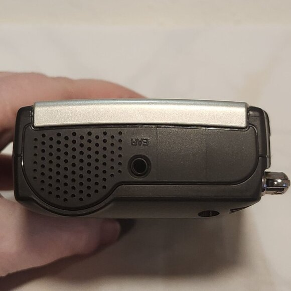 Casio TV-900B Mini Hand Held Television Battery Operated w/Pull-Out‎ Antenna - Picture 5 of 10